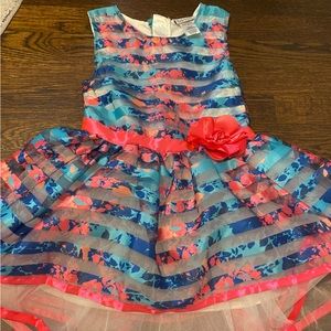 Nicole Miller size 6x girl’s mini type party dress, lots of tulle